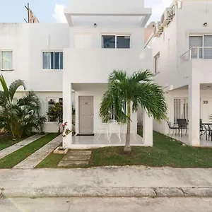Apartamento Micro Perfect For Backpackers, Couples, 3 Min Drive To Playa El Nino, Cancún